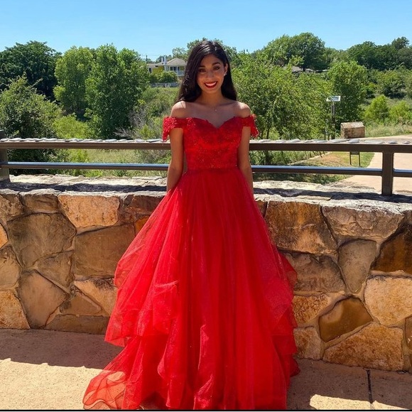 Red prom gown! - Picture 2 of 3